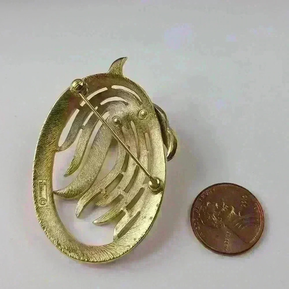 CROWN TRIFARI  vintage Crown Trifari Art Deco Gold-toned Trifari brooch - Picture 9 of 17